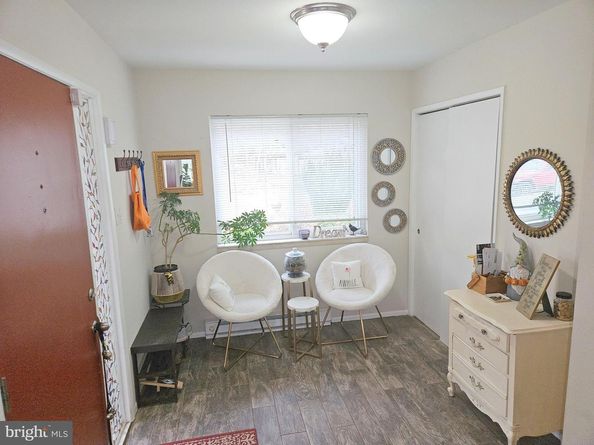 1525 Hiddenbrook Drive, Herndon VA 20170