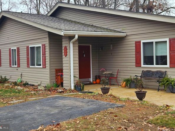 1525 Hiddenbrook Drive, Herndon VA 20170