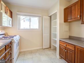 53 Skyhill Road 204, Alexandria VA 22314