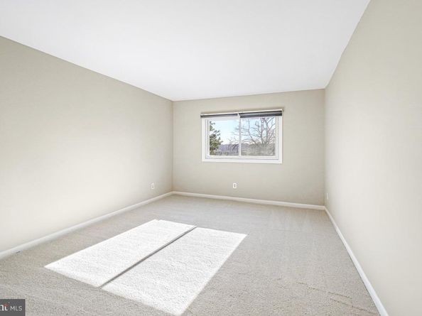 53 Skyhill Road 204, Alexandria VA 22314