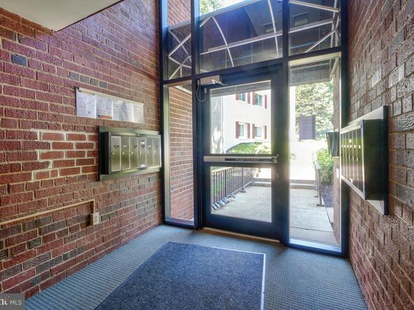 53 Skyhill Road 204, Alexandria VA 22314