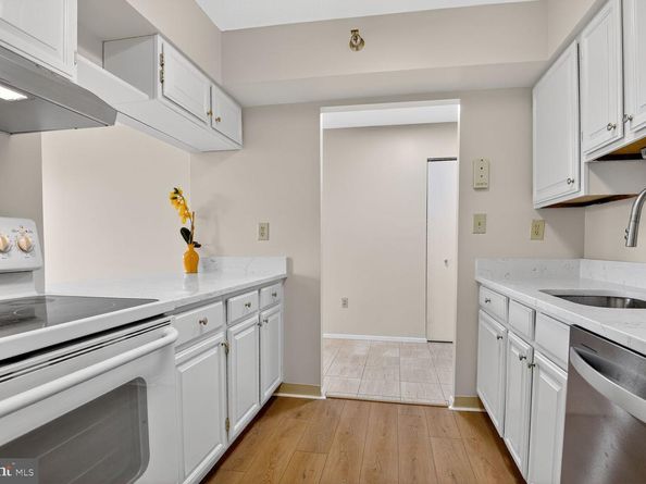 1808 Old Meadow Road 507, Mclean VA 22102