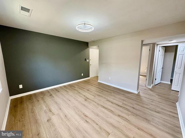 2008 38TH Street SE 302, Washington DC 20020