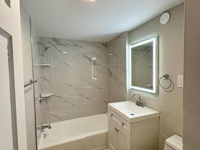 2008 38TH Street SE 302, Washington DC 20020