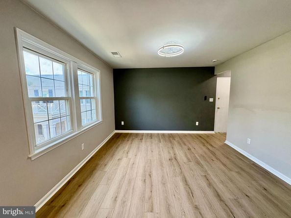 2008 38TH Street SE 302, Washington DC 20020