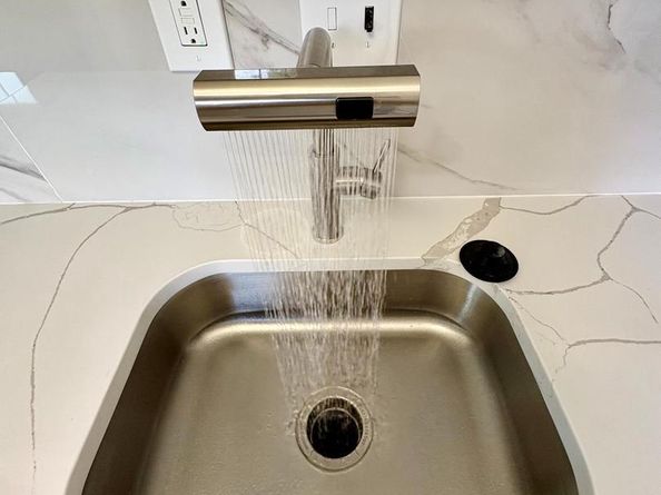 2008 38TH Street SE 302, Washington DC 20020