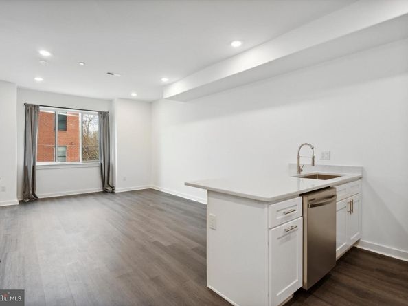 2032 N 18TH Street, Philadelphia PA 19121