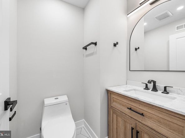 2551 Salmon Street, Philadelphia PA 19125