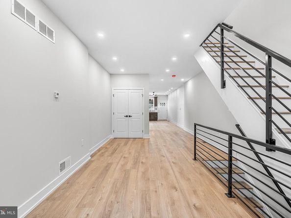 2551 Salmon Street, Philadelphia PA 19125