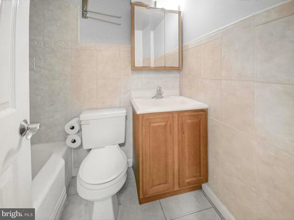 1801 Clydesdale Place NW 211, Washington DC 20009