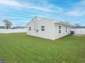 30 Mistletoe Lane, Levittown PA 19054