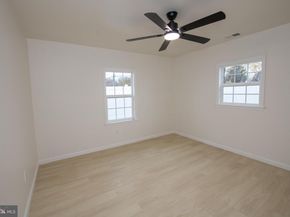 30 Mistletoe Lane, Levittown PA 19054