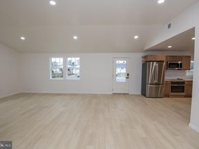 30 Mistletoe Lane, Levittown PA 19054