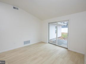 30 Mistletoe Lane, Levittown PA 19054