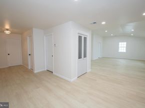 30 Mistletoe Lane, Levittown PA 19054