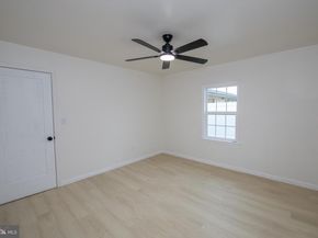 30 Mistletoe Lane, Levittown PA 19054