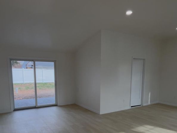 30 Mistletoe Lane, Levittown PA 19054