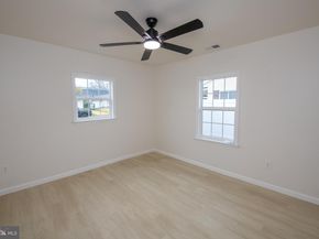 30 Mistletoe Lane, Levittown PA 19054