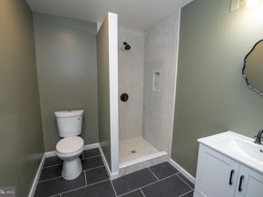 30 Mistletoe Lane, Levittown PA 19054