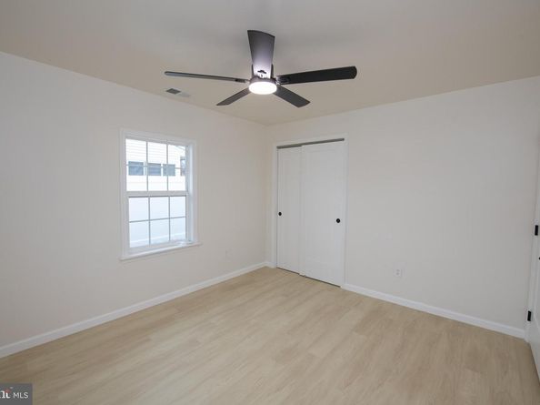 30 Mistletoe Lane, Levittown PA 19054