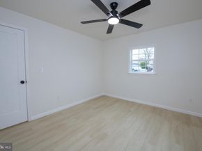 30 Mistletoe Lane, Levittown PA 19054