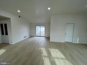 30 Mistletoe Lane, Levittown PA 19054