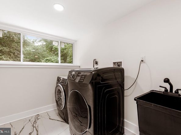 7101 N Mount Pleasant Place, Philadelphia PA 19119