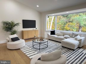 7101 N Mount Pleasant Place, Philadelphia PA 19119