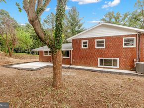 7101 N Mount Pleasant Place, Philadelphia PA 19119