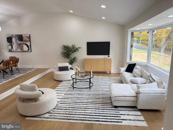 7101 N Mount Pleasant Place, Philadelphia PA 19119