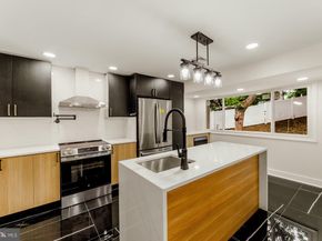 7101 N Mount Pleasant Place, Philadelphia PA 19119