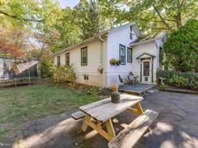 864 North Avenue, Springfield PA 19064