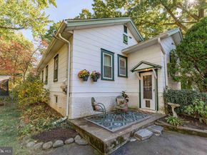 864 North Avenue, Springfield PA 19064
