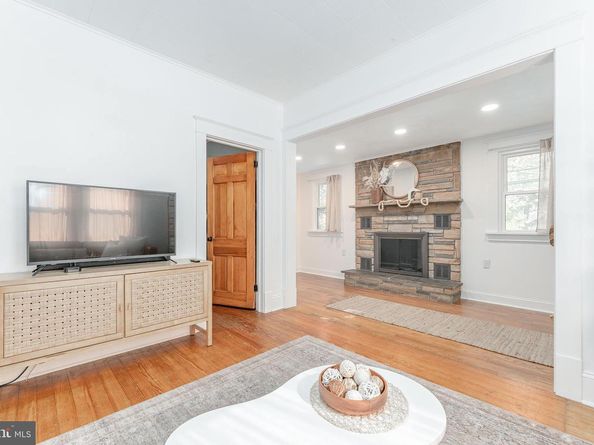 864 North Avenue, Springfield PA 19064