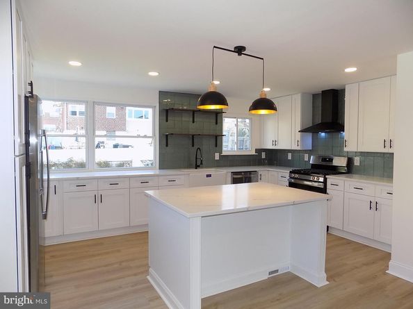 3645 Academy Road, Philadelphia PA 19154