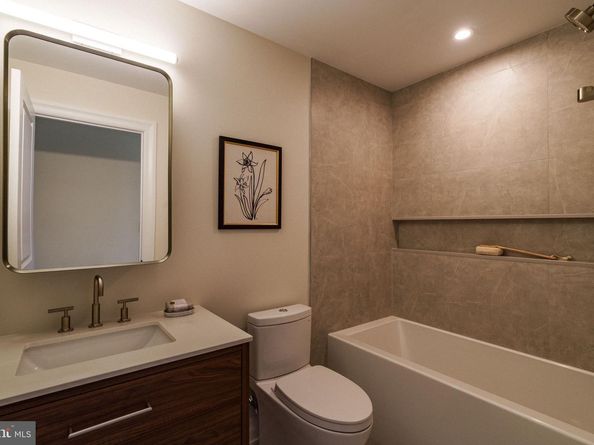 2104 Naudain Street, Philadelphia PA 19146