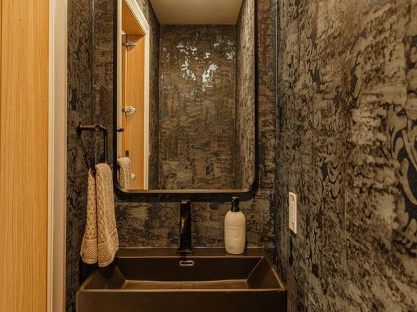 2104 Naudain Street, Philadelphia PA 19146