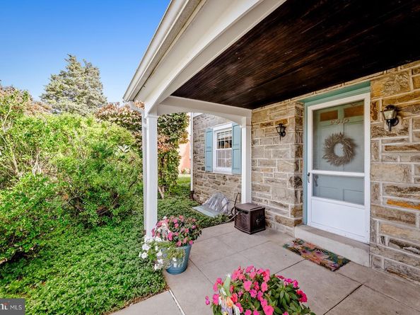 9415 Evans Street, Philadelphia PA 19115