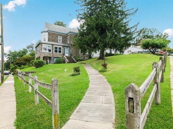 7301 Chestnut Ave, Elkins Park PA 19027