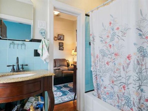 7301 Chestnut Ave, Elkins Park PA 19027