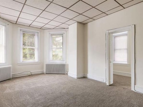 7301 Chestnut Ave, Elkins Park PA 19027
