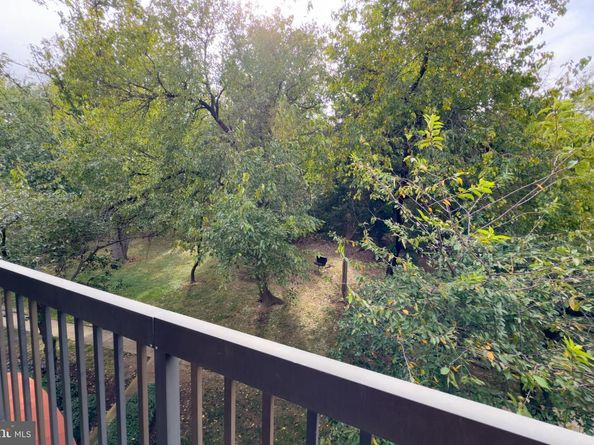 3230 S 28TH Street 401, Alexandria VA 22302