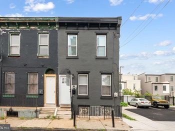 2445 Ingersoll Street