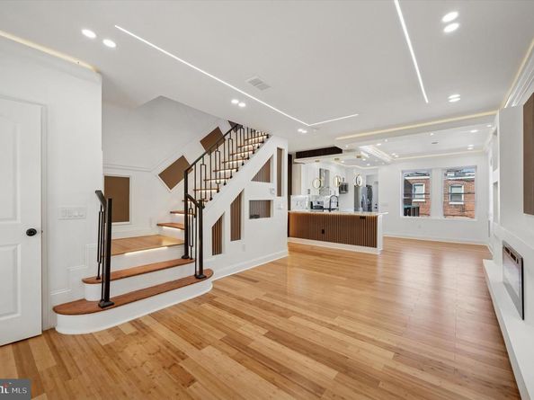 6021 Clifford Terrace, Philadelphia PA 19151