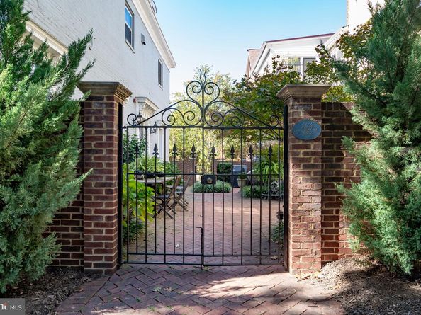 411 S Columbus Street 8, Alexandria VA 22314