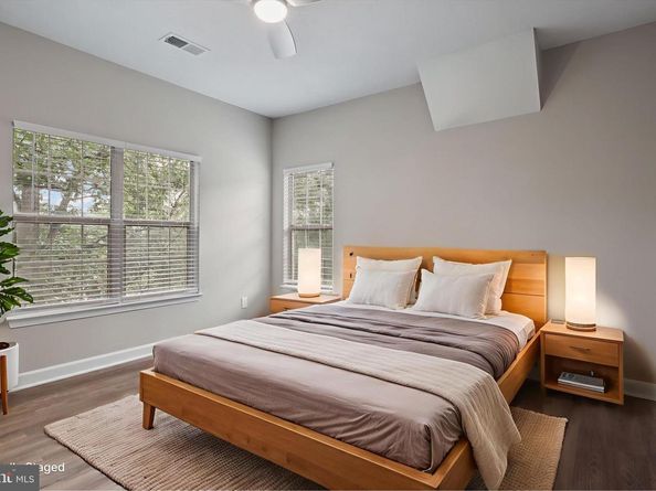 1716 Lake Shore Crest Drive 33, Reston VA 20190