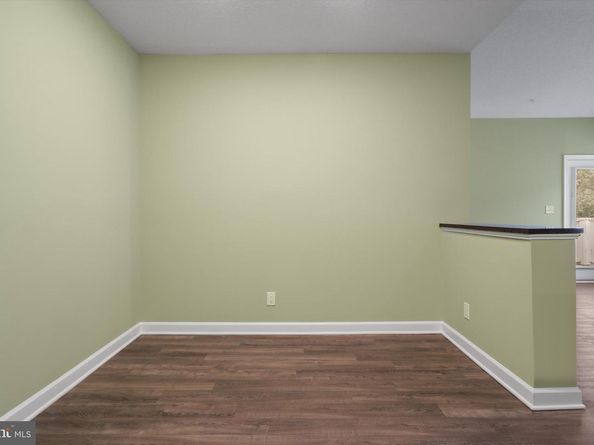1716 Lake Shore Crest Drive 33, Reston VA 20190