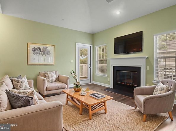 1716 Lake Shore Crest Drive 33, Reston VA 20190
