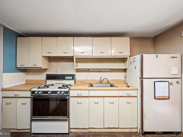 174 Lauriston Street, Philadelphia PA 19128