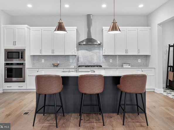 6917 Silver Linden St, Bethesda MD 20817